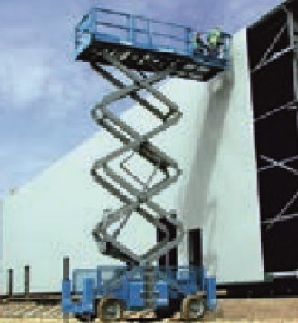 Podnośnik nożycowy z napędem na wszystkie koła Genie GS-2668 RT 