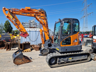 Doosan DX85R-3 Minibagger mit Verstellausleger 