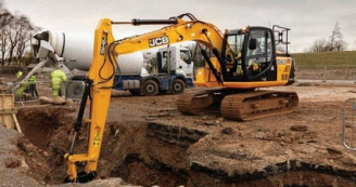 Raupenbagger JCB JS145  Baden-Baden