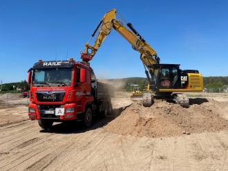 Kettenbagger mit Bedienpersonal, CAT 326 VA mit Oilquick 70/55 Aschaffenburg