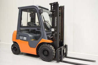 Kabina wózka widłowego Toyota diesel 7FDF20 