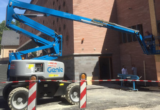 Wynajem platform roboczych z silnikiem wysokoprężnym Genie Z-51/30 JRT 