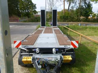 Humbaur HTD 40K-RM-BM mit Radmulden