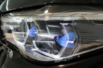 BMW X5 M50d mieten in Würzburg, Dettelbach, Kist, Marktheidenfeld bei Auge Autovermietung