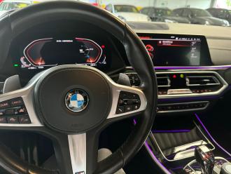 BMW X5 M50d mieten in Würzburg, Dettelbach, Kist, Marktheidenfeld bei Auge Autovermietung