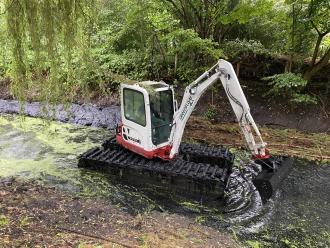 Amphibienbagger / Schwimmbagger Waterking WK20 mit Bioöl 