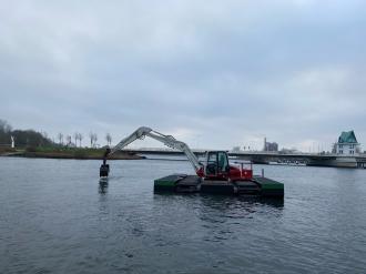 Amphibienbagger / Schwimmbagger Waterking WK95 mit Bioöl