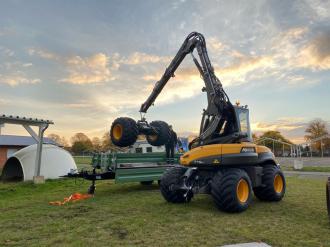 Universal Mobilbagger Mecalac 12MTX Greenjob 6x4 für Gewässerunterhaltung