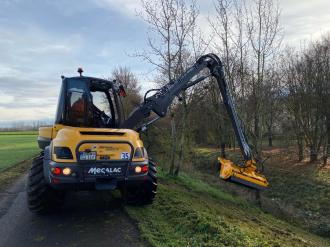 Universal Mobilbagger Mecalac 12MTX Greenjob 6x4 für Gewässerunterhaltung
