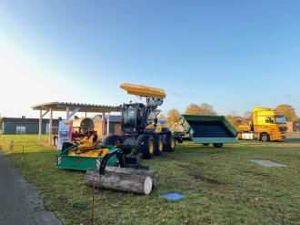 Universal Mobilbagger Mecalac 12MTX Greenjob 6x4 für Gewässerunterhaltung