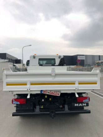 LKW Kipper MAN TGL 8.220 Dreiseitenkipper