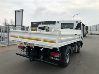 LKW Kipper MAN TGL 8.220 Dreiseitenkipper