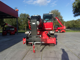 Obrotowa ładowarka teleskopowa Manitou MRT 2470