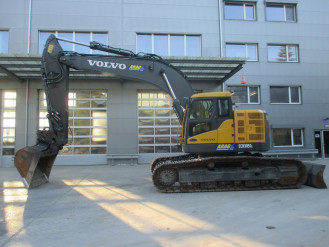 Volvo ECR 305CL 36 to Bagger Luzern