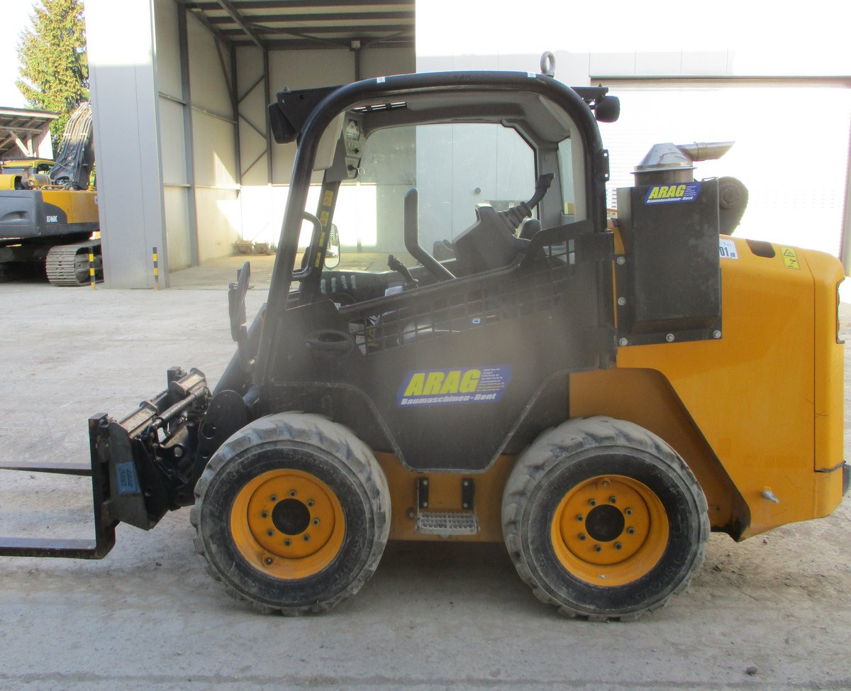Kompaktlader JCB Powerboom 260