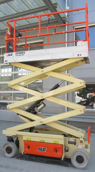 Elektryczny podnośnik nożycowy JLG 2030ES 6m