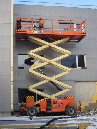 JLG 4394RT Podnośnik nożycowy 15 m