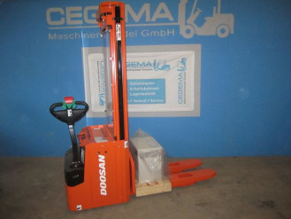 Hochhubwagen Berlin Doosan LEDS 16 