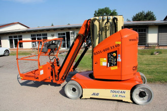 Vertikalmastbühne JLG T12E+ Potsdam
