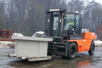 Wózek widłowy do dużych obciążeń Doosan D130S-5 