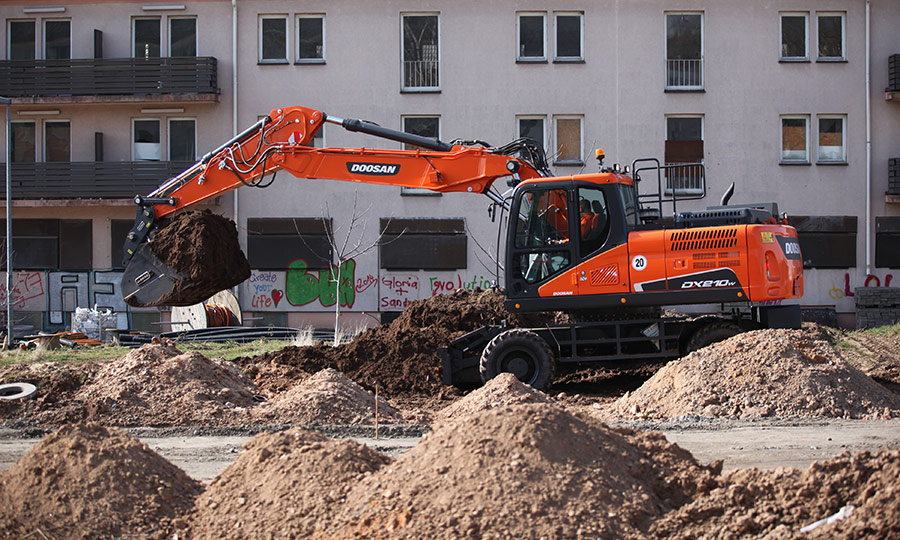Mobilbagger Doosan DX 210W mieten
