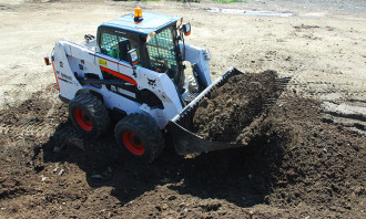 Ładowarka o sterowaniu burtowym Bobcat S630 