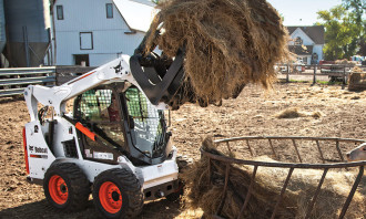 Ładowarka o sterowaniu burtowym Bobcat S 590 