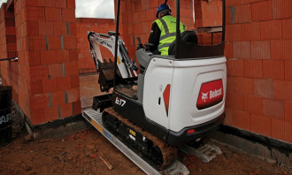 Kompakt Bagger Bobcat E 17