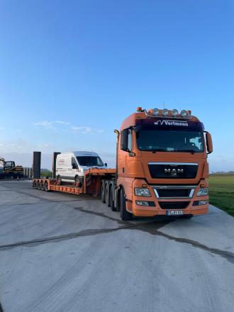 LKW Tieflader ( Schwerlasttransporte ) 