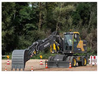 VOLVO EW180E MIT VERSTELLAUSLEGER 