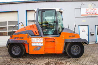 Pneumatyczny walec ogumiony HAMM GRW 280i-16