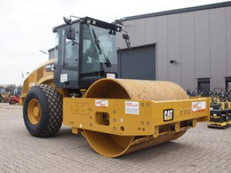 Walzenzug CAT CS66B Hamburg