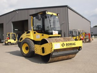 Walzenzug BOMAG BW177 DH-5 Hamburg