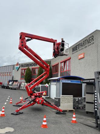 Raupenarbeitsbühne 