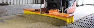 Kehrmaschine / Schubbesen Anbaukehrmaschine