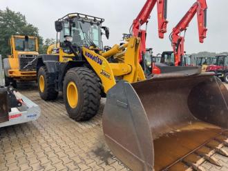 Radlader Komatsu WA 320