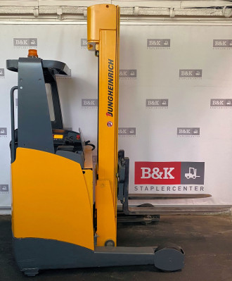 Schubmaststapler mit 6.200 mm Hubhöhe 