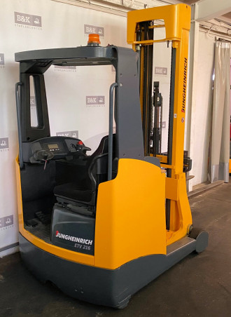 Schubmaststapler mit 6.200 mm Hubhöhe