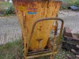 Betonsilo 500 l Kran 