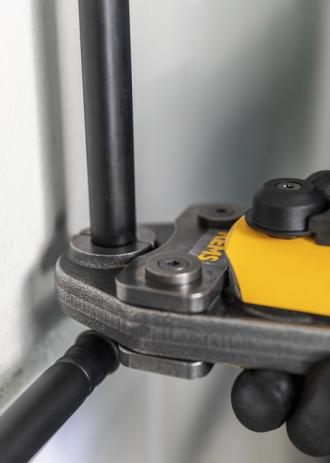 Presszange Akku 22V, inkl. 2 Akkus 2,5Ah und Schnellladegerät, Akku-Press ACC REMS
