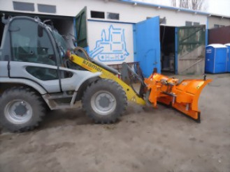 Radlader Kramer 480 mit Schneepflug Dessau