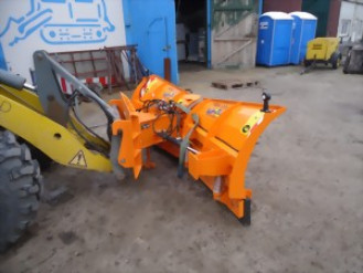 Radlader Kramer 480 mit Schneepflug