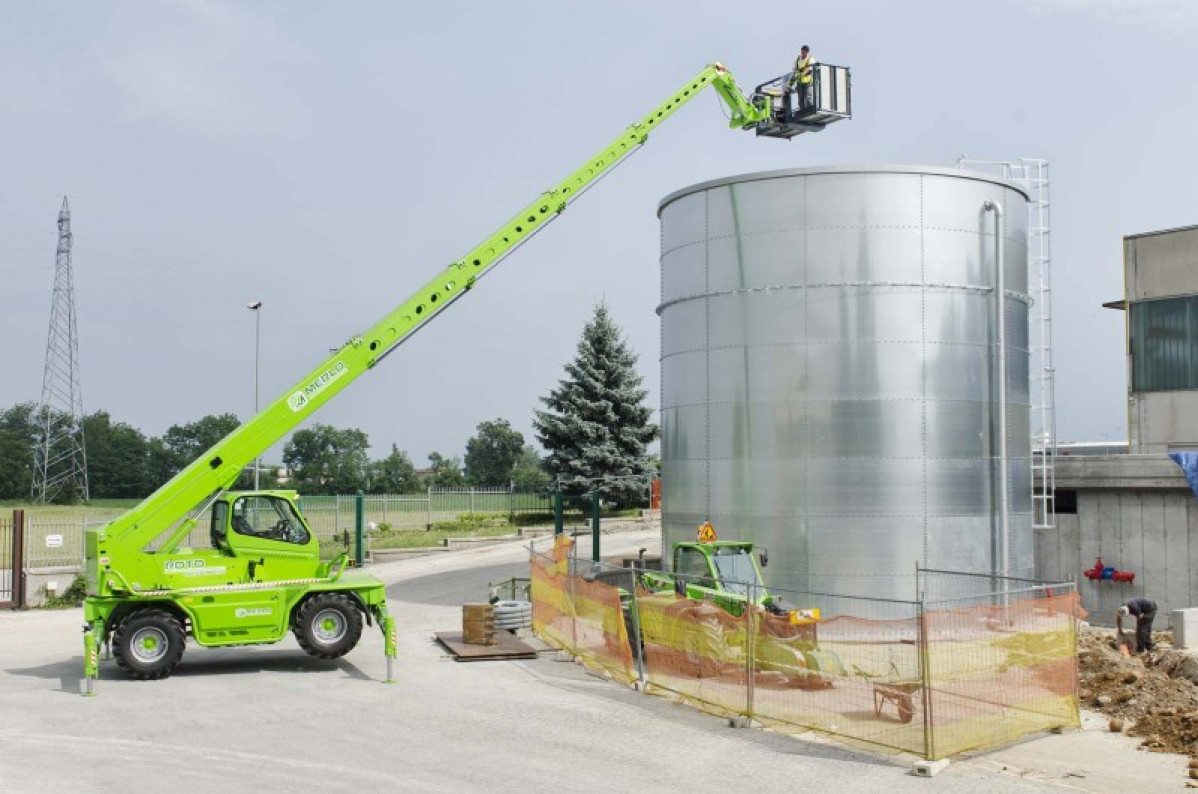 Teleskopstapler 30m mieten MERLO Roto 40.30 - 4t