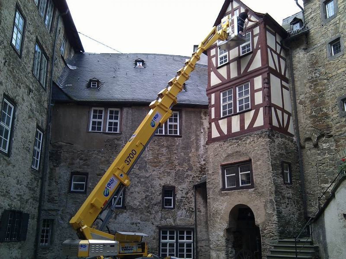 Raupen Teleskop Arbeitsbühne OMME 37m