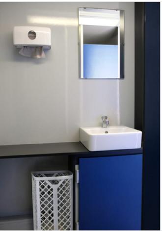 mobi TRAILER 610 Großer Toilettenwagen