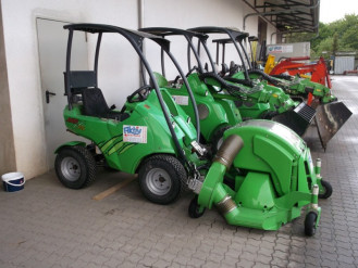 Mini-Radlader AVANT 220