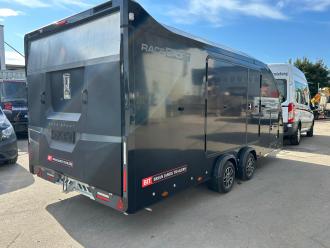 BRIAN-JAMES RACE-SPORT Autotransporter für Rennfahrzeuge