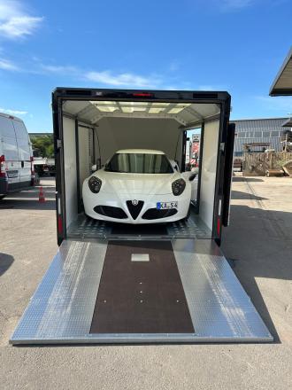 BRIAN-JAMES RACE-SPORT Autotransporter für Rennfahrzeuge