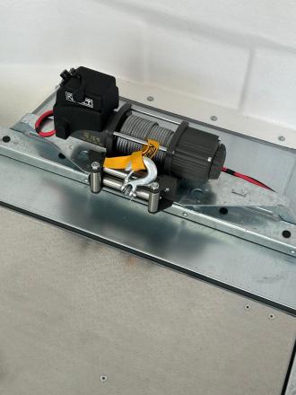 BRIAN-JAMES RACE-SPORT Autotransporter für Rennfahrzeuge