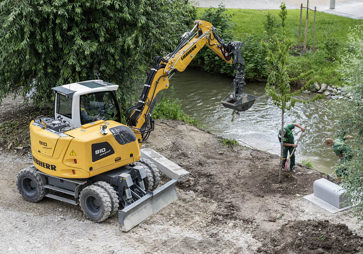 Liebherr A910 Compact Kurzheck Mobilbagger mieten